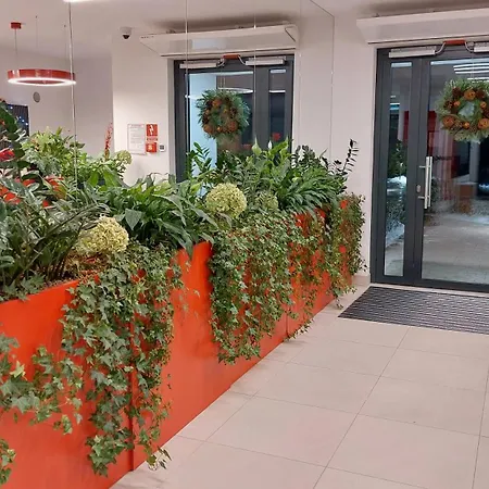 Zyczliwy Apartament Z Garazem Warszawa Eksteriør bilde