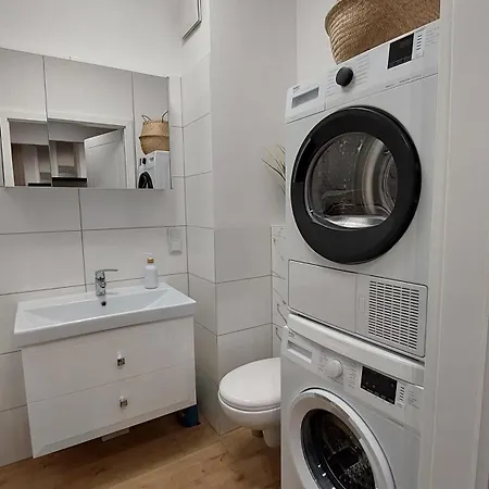 Zyczliwy Apartament Z Garazem Warszawa Eksteriør bilde